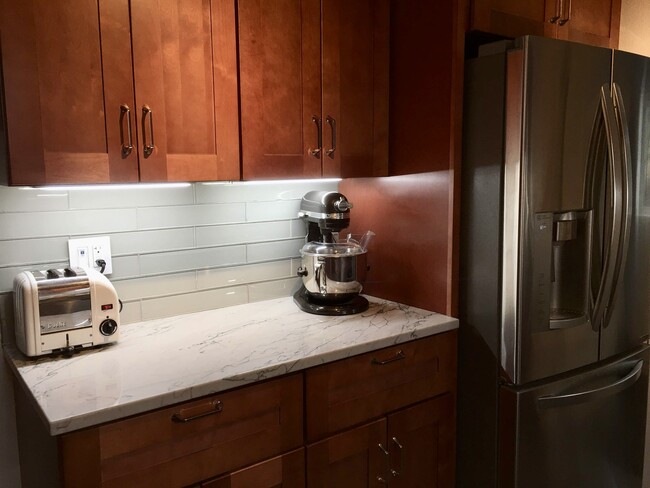 Kitchen - 718 Kirkland Cir Unit B102