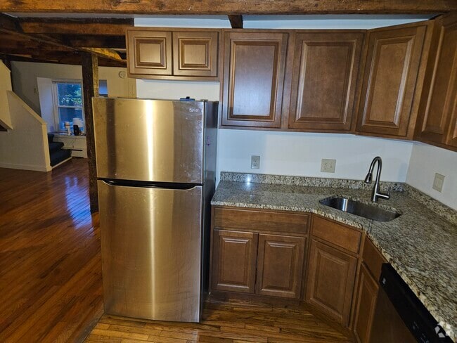 Building Photo - 25 Main St Unit 25C South Main Rental