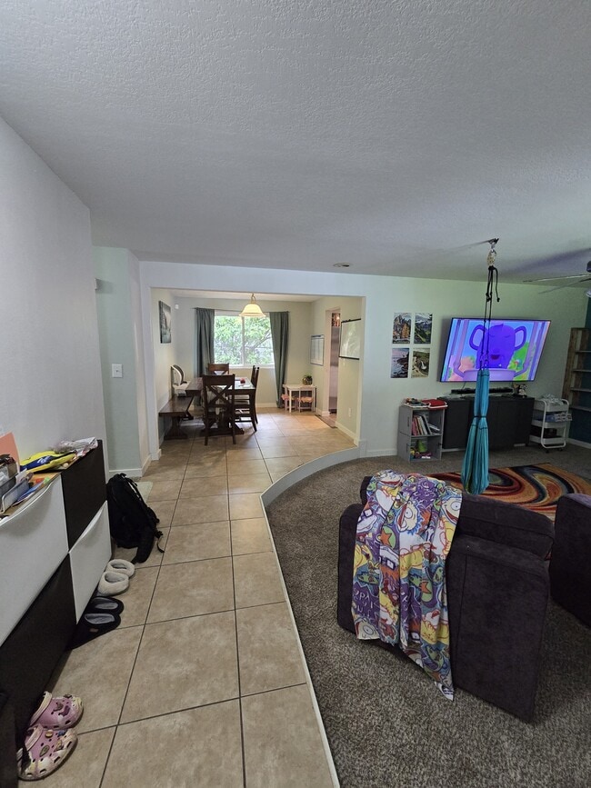 Photo - 3629 Surrey Dr NE