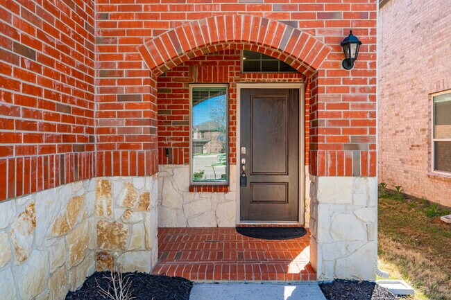 Photo - Beautiful 4 Bedroom Home in Spiritas Ranch Near Lake Lewisville