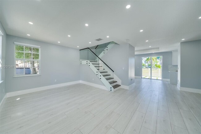 Photo - 15335 SW 9th Way