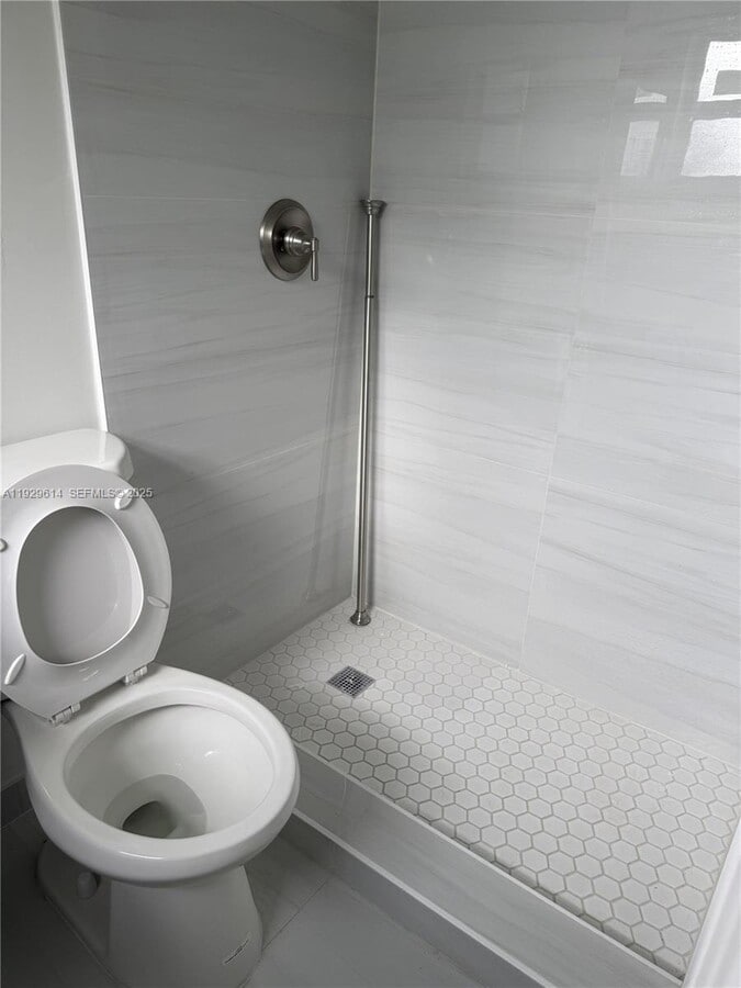 Photo - 13828 Harrison St