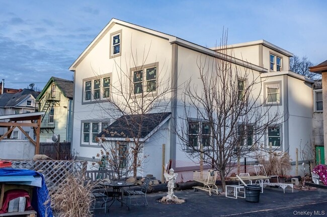 Building Photo - 300 Highland Ave Unit 1