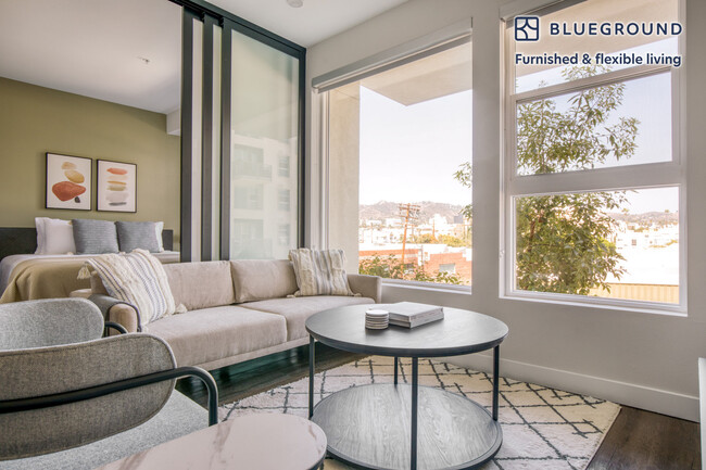 Building Photo - 6677 Santa Monica Blvd Rental