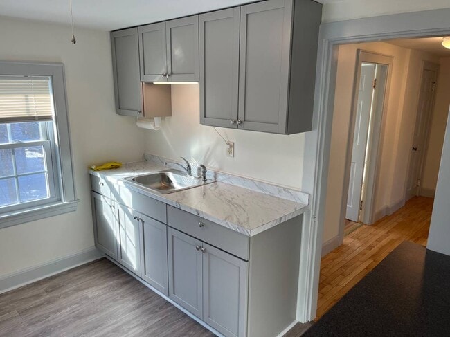 Photo - 870 Woodbury Ave Unit #2