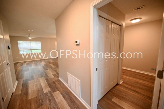 Photo - 214 Tooke St