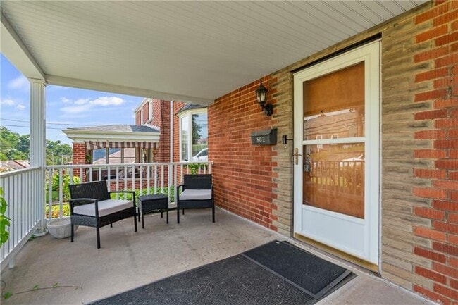 Photo - 802 Dunster St