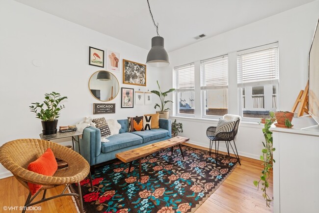 Photo - 3429 W Shakespeare Ave