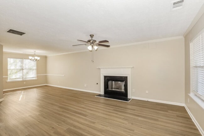 Photo - 370 Summer Hill Cir