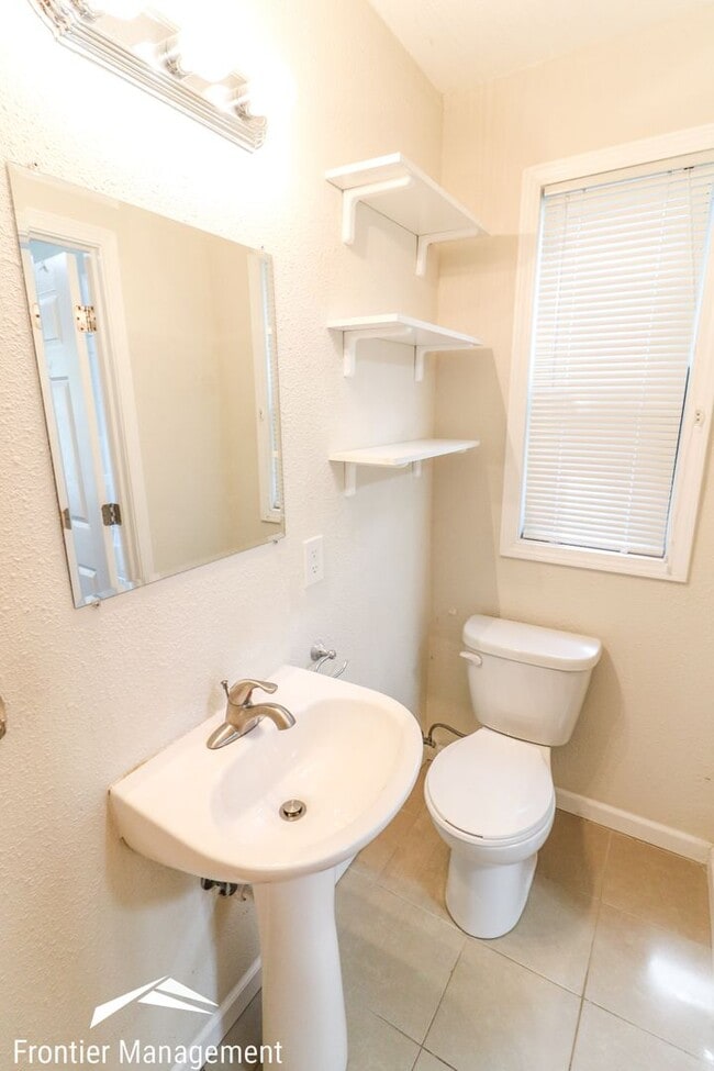 Photo - 1001 Osage St Unidad 2