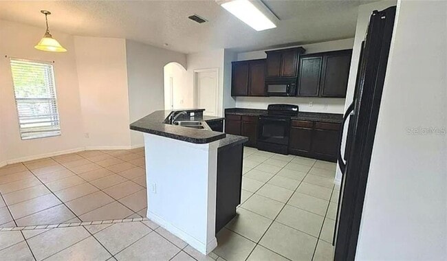 Photo - 460 Nadeau Way