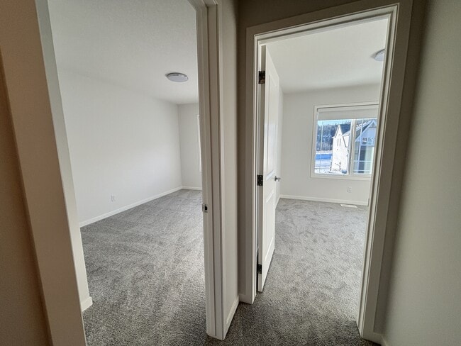 Photo - 45 Creekview Mnr SW