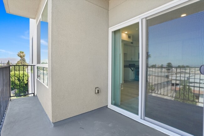 Photo - 8802 Van Nuys Blvd Unit 304