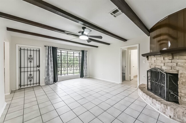 Photo - 722 Stonyridge St