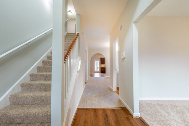 Photo - 4525 Village Ct