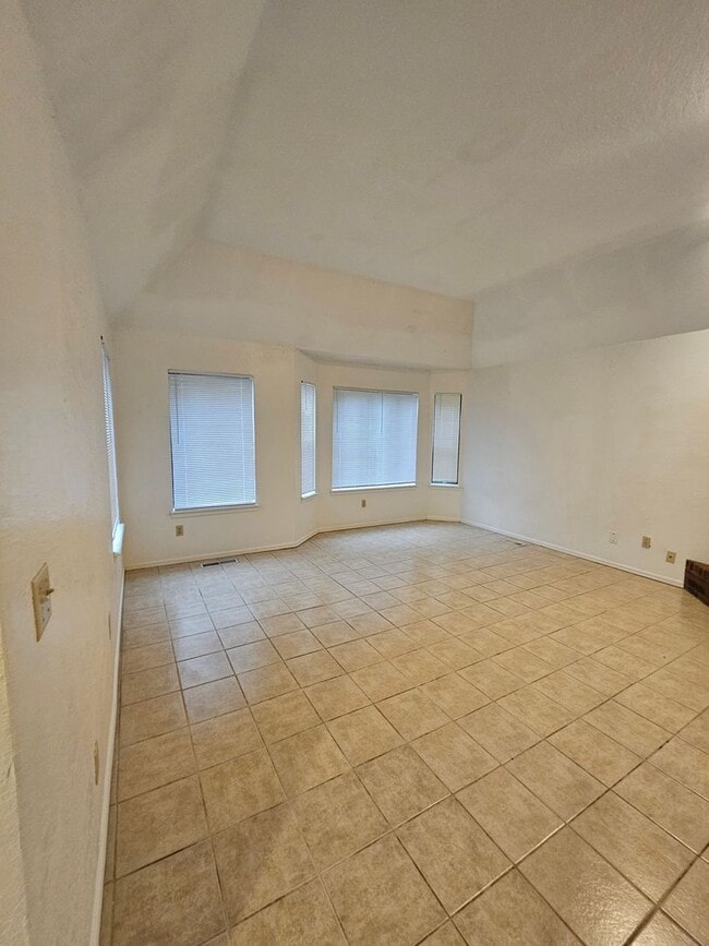 Photo - PRELEASING for July 2026! (3) Bed+Converte...