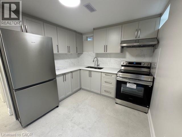 Photo - 208 Pineglen Cres Unit Lower