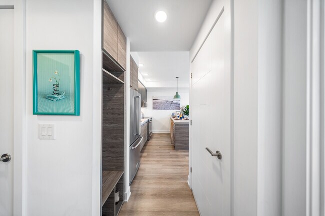 Photo - 484 Spadina Ave.