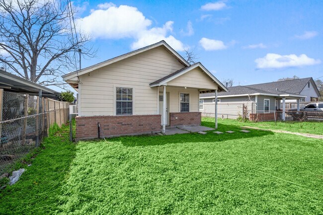 Photo - 5607 Barton St