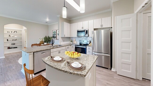 Building Photo - The Shores Apartments