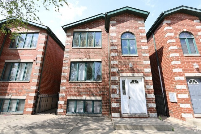 Building Photo - 2708 W 37th Plz Unit 1 Rental