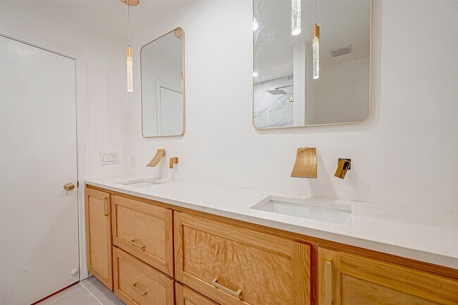 Photo - 7497 Brompton St Unidad 7497