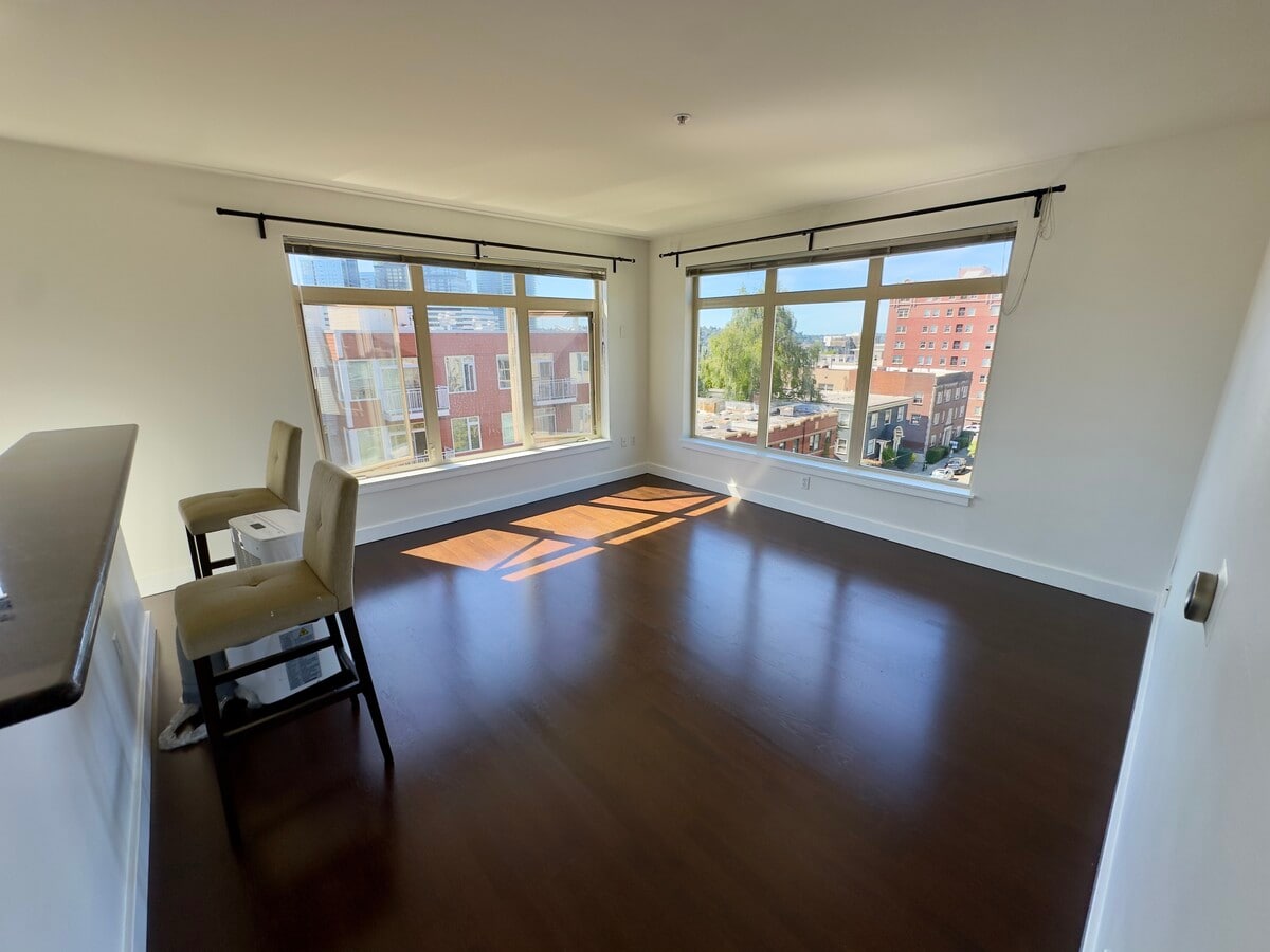 Photo - 1610 Belmont Ave Unit 605