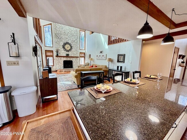811 Paddock Ct