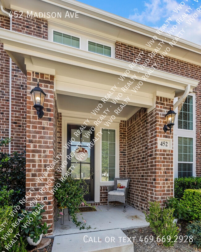 Photo - 452 Madison Ave