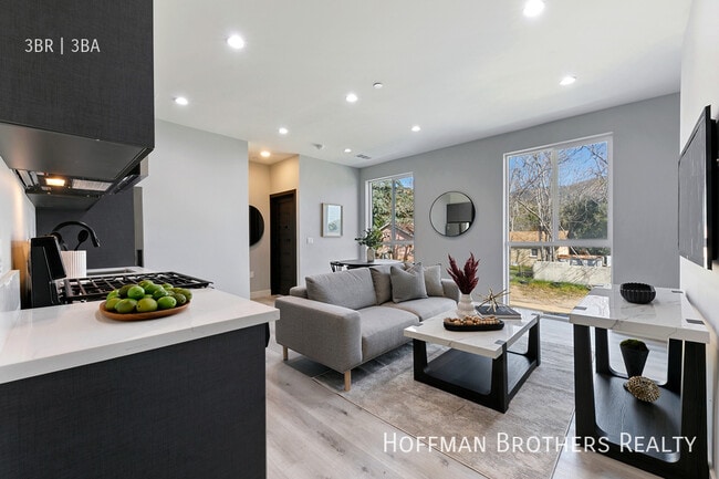 Photo - 13621 N Fellows Ave Unit 13621