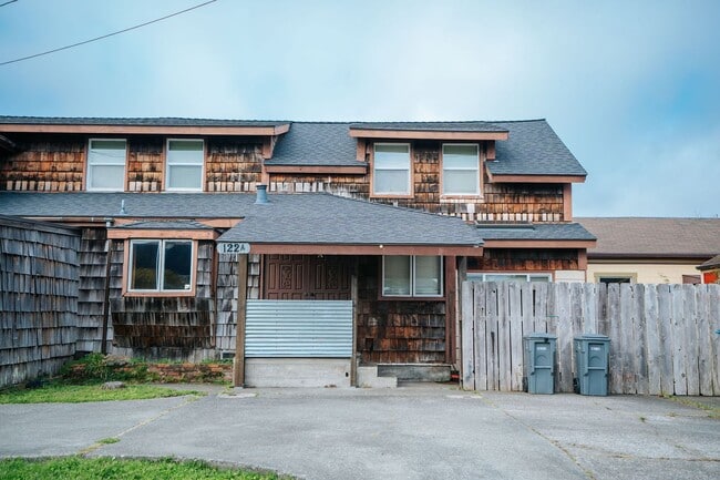 Building Photo - 122 Brennan St Unit A