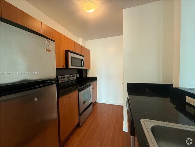 Building Photo - 2200 NE 4th Ave Unit 701 Rental