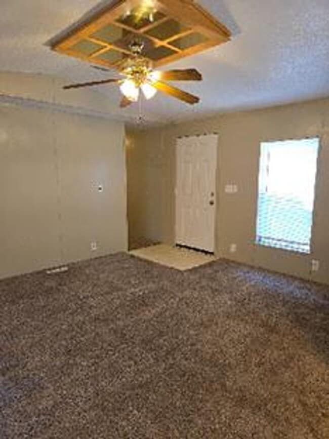 Photo - STUDENTS WELCOME! Old Town Fort Collins 3 Bed 2 Bath Mobile Home - Great Location