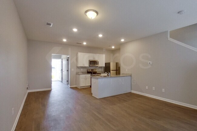 Photo - 232 Long Is Dr