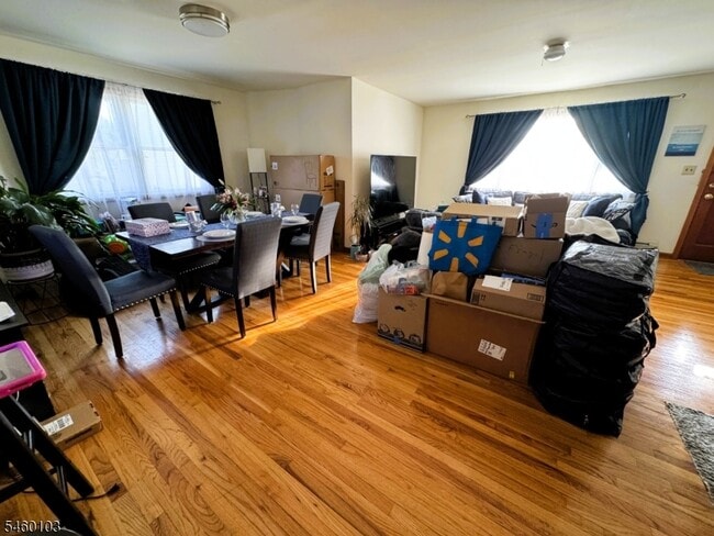 Photo - 710 W Camplain Rd