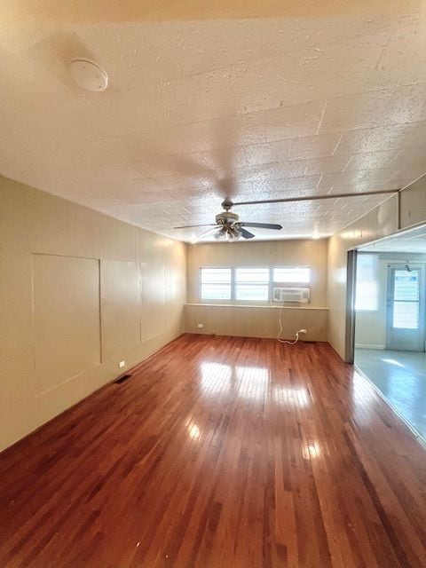 Photo - 137 Lantern Pl