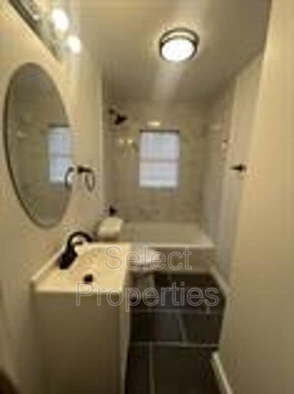 Photo - 1802 Henry St
