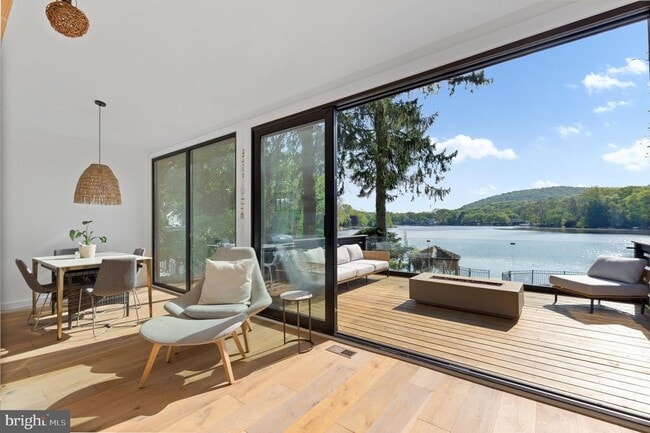 Photo - 101 Lakeshore Dr