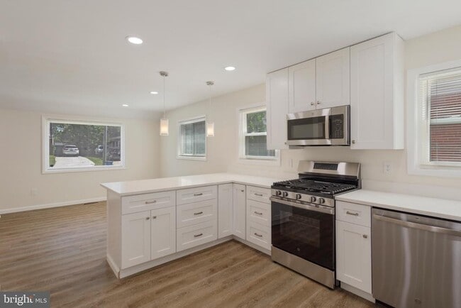 Building Photo - 12608 Farnell Dr Rental