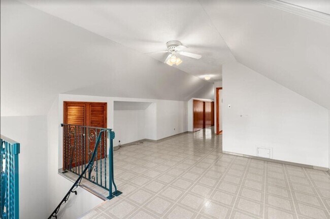 Photo - 146 W Adams St Unidad 2