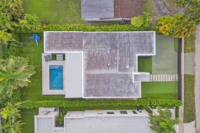 Photo - 2441 NE 200th St