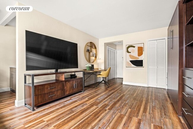 Photo - 130 Hicks St