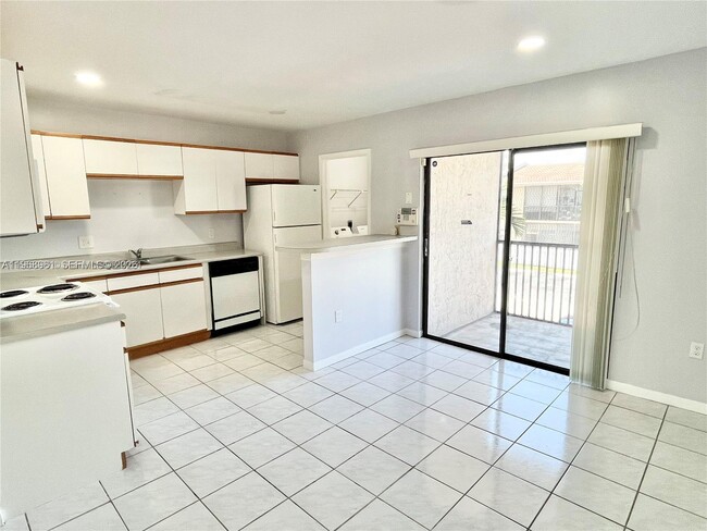 Photo - 10350 SW 220th St