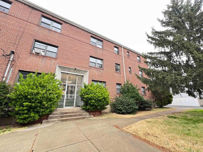 Building Photo - 204 North St