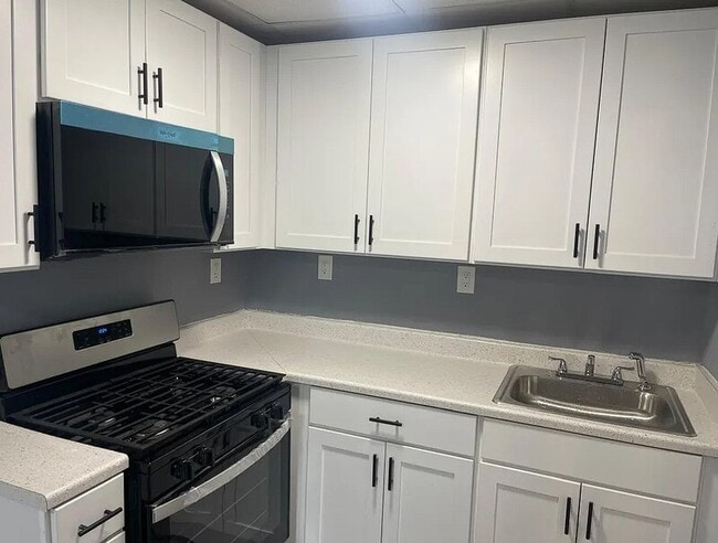 Photo - 6401 Saybrook Ave