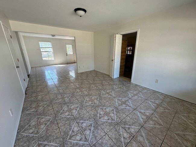 Photo - 1342 N 64th St