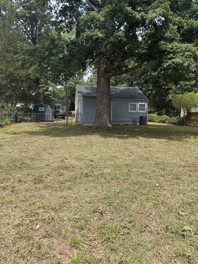 Photo - 955 Bradley Ln