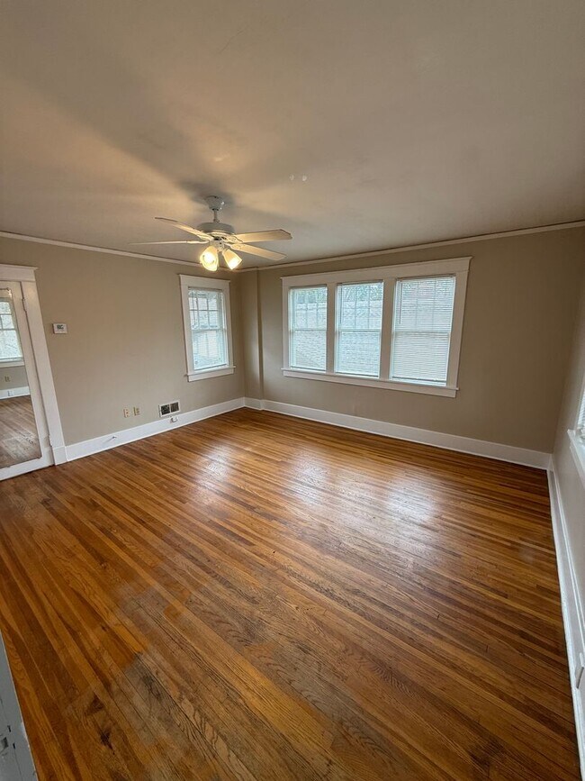 Photo - Spacious Midtown Gem – 4BR Home with Guest House Near Rhodes College!