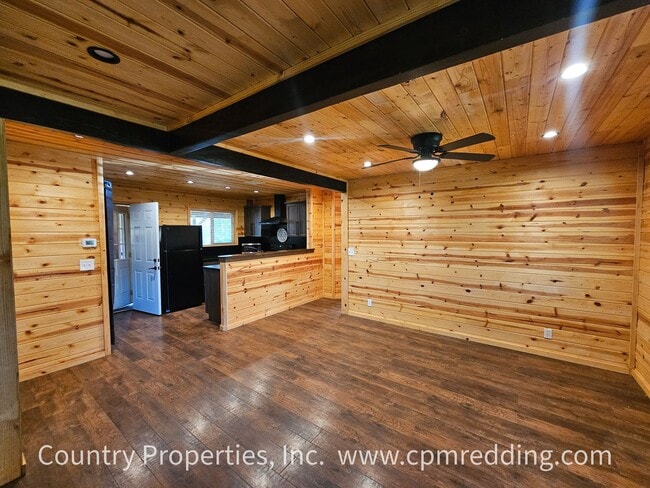Photo - Country Living with 4 Bedrooms plus an Office!
