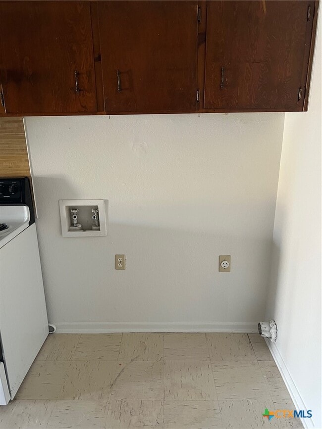 Photo - 902 Travis Ln